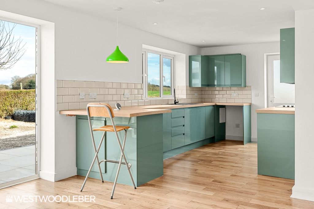 Property photo 3 of 28 Widfordroad_19.Jpg