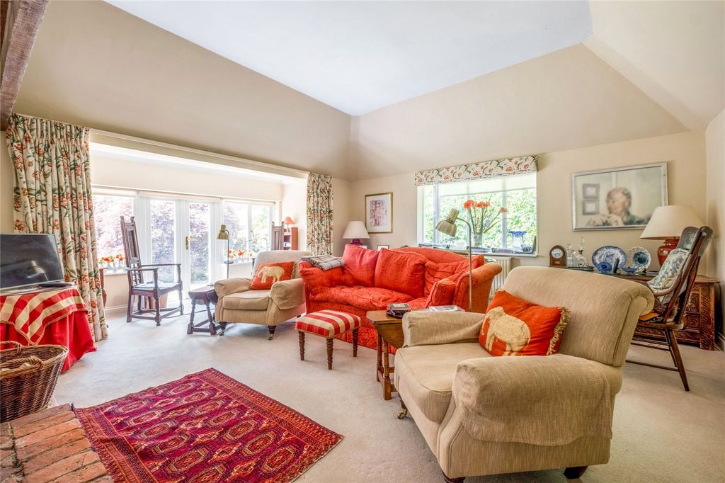 Property photo 3 of 17 Sitting Room