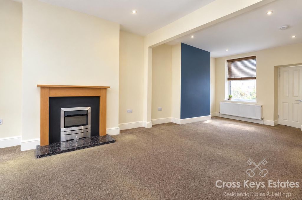 Property photo 3 of 11 Sitting Room/Dining Room