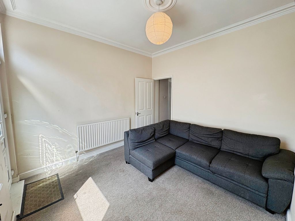 Property photo 2 of 14 Lounge