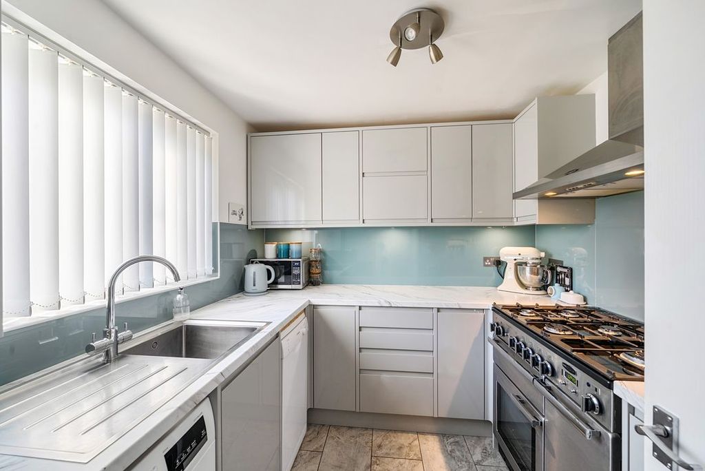 Property photo 2 of 13 137636621691B276c24Fda