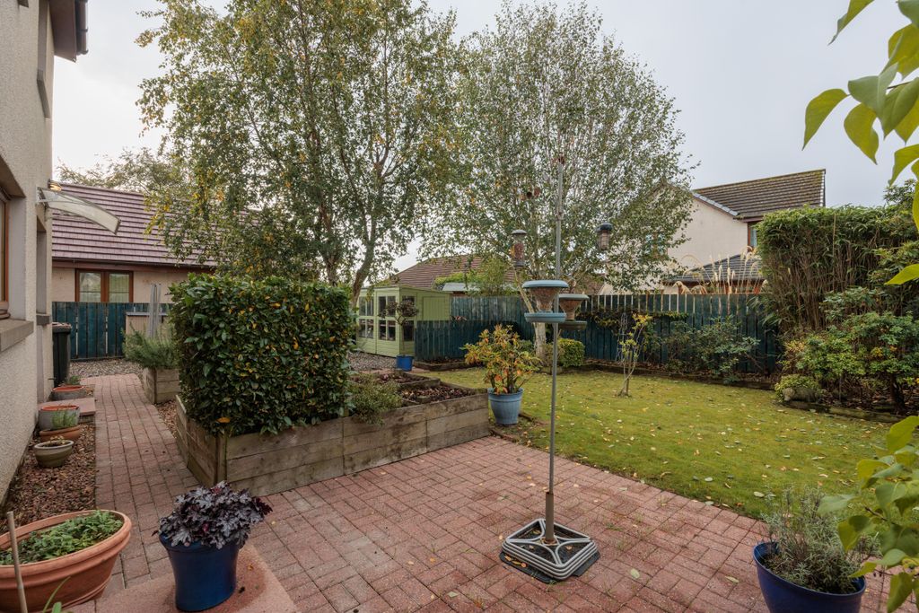 Property photo 3 of 37