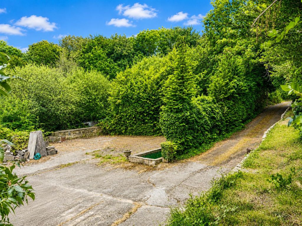 Property photo 3 of 23