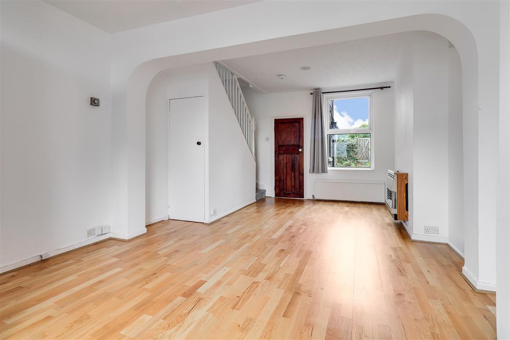 Property photo 3 of 16 Img (14).Jpg