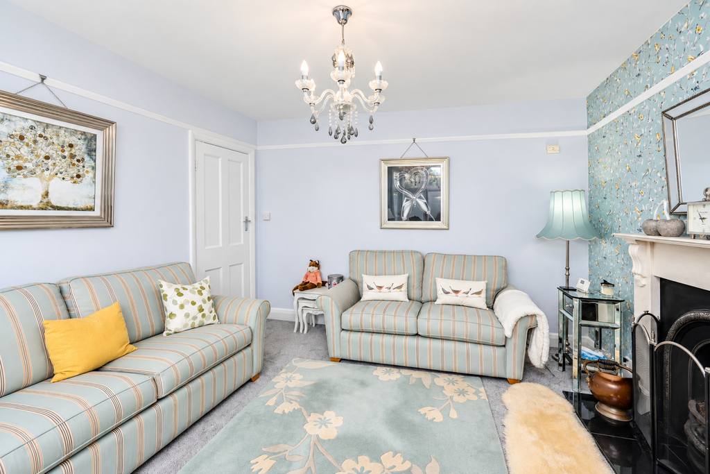 Property photo 3 of 24 002
