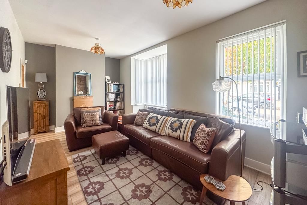 Property photo 2 of 24 Lounge