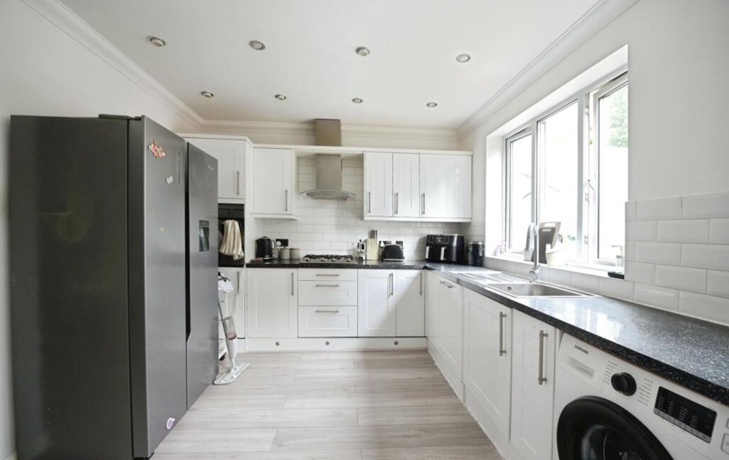 Property photo 1 of 16 Spacious Three-Bedroom Family Home With Exciting Potential
