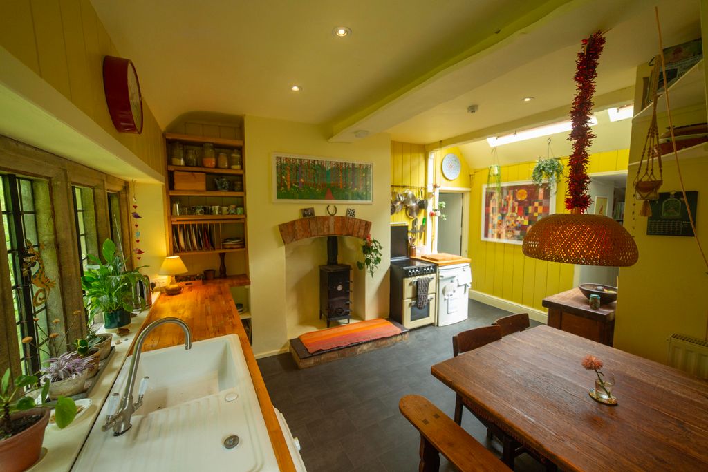 Property photo 3 of 10