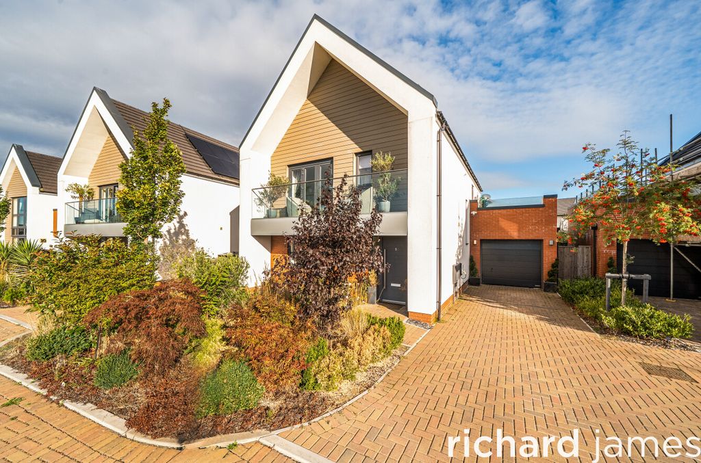 Property photo 1 of 13 A3734B01Ec704222A9665Baf1Be6B5c1