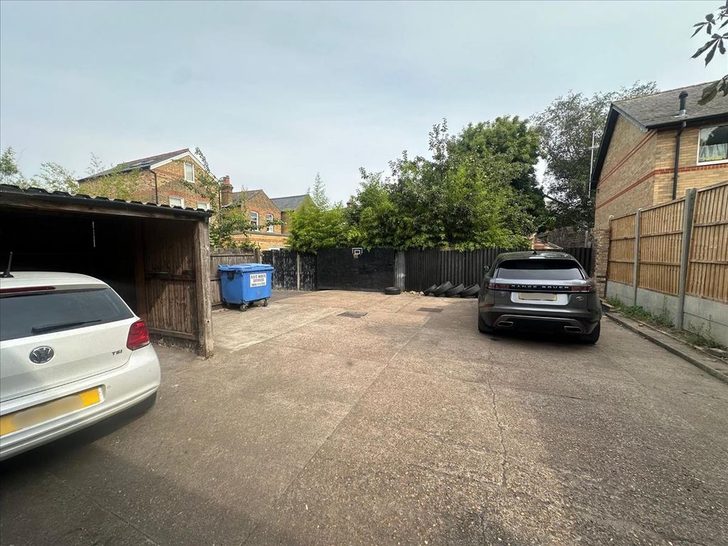 Property photo 3 of 14