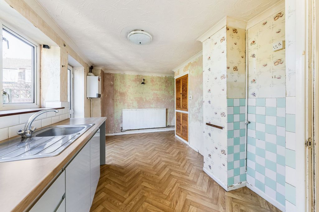 Property photo 3 of 19