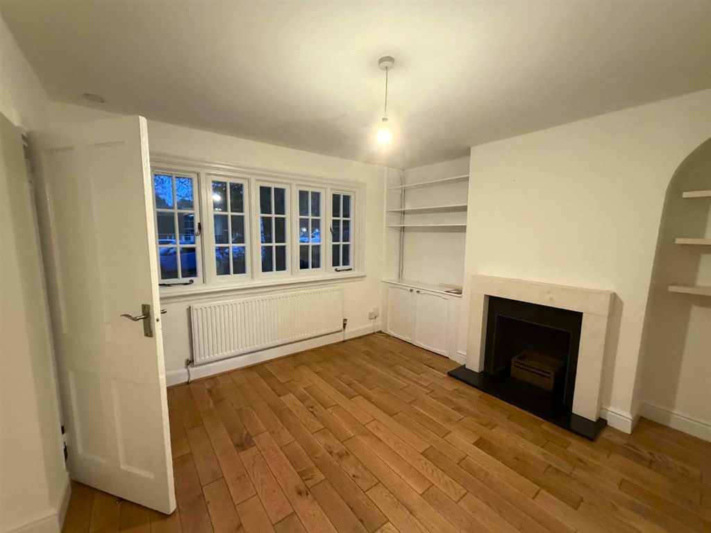 Property photo 3 of 12 0E3Fc6c1-5B2A-46cd-B0Da-Fac34466B68B.Jpg