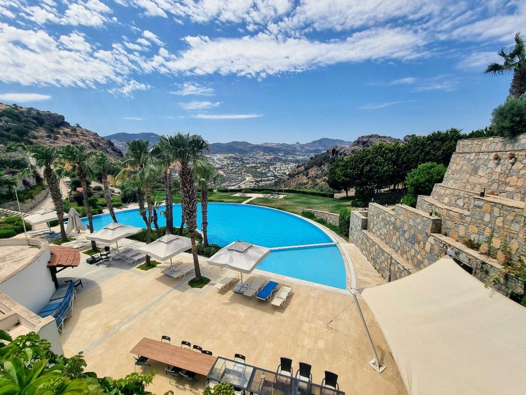 Property photo 3 of 22 Meticulous Sea View Yalikavak Villa For Sale Â€“ Communal Pool And Sun Terraces