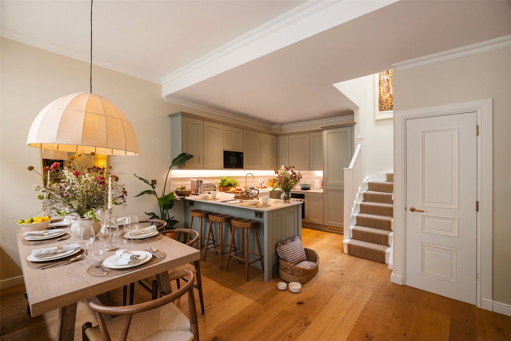 Property photo 3 of 19 Dining