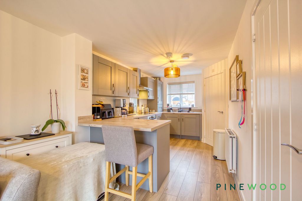 Property photo 2 of 15 Kitchen/Breakfast Room/Living Area