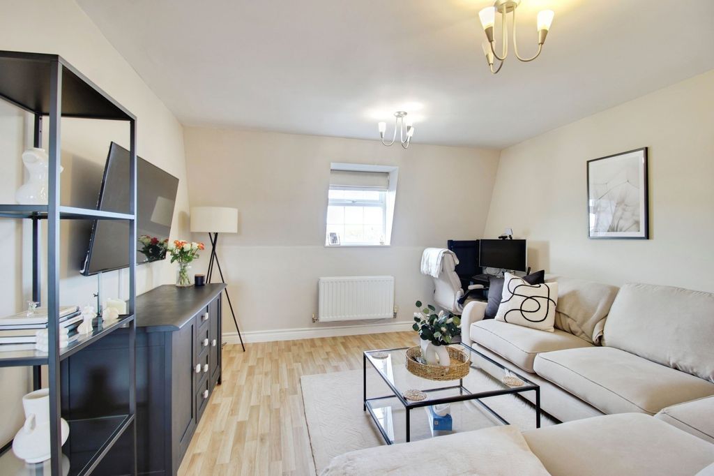 Property photo 2 of 9