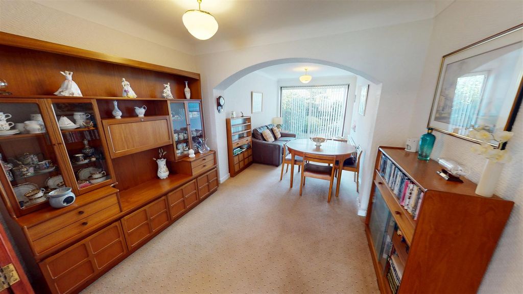 Property photo 3 of 23 Sandfield Road Reception Room