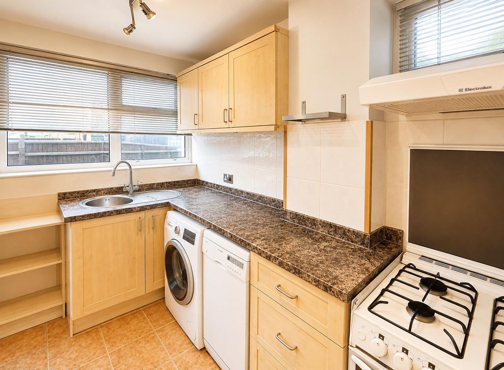 Property photo 3 of 17 5.Png