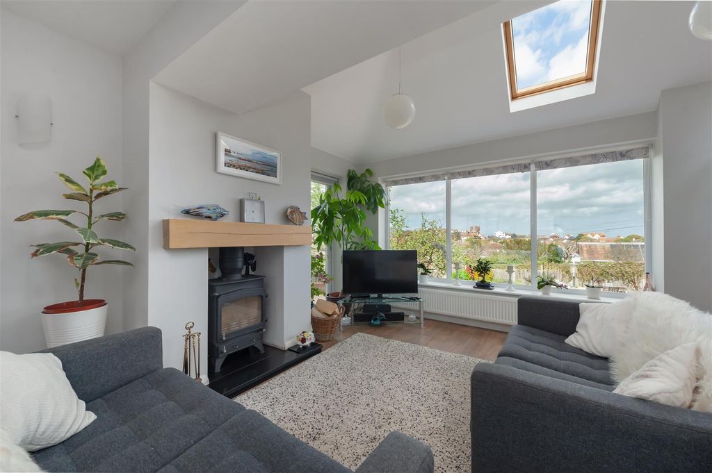 Property photo 2 of 23 Strangford Road, Tankerton, Whitstable