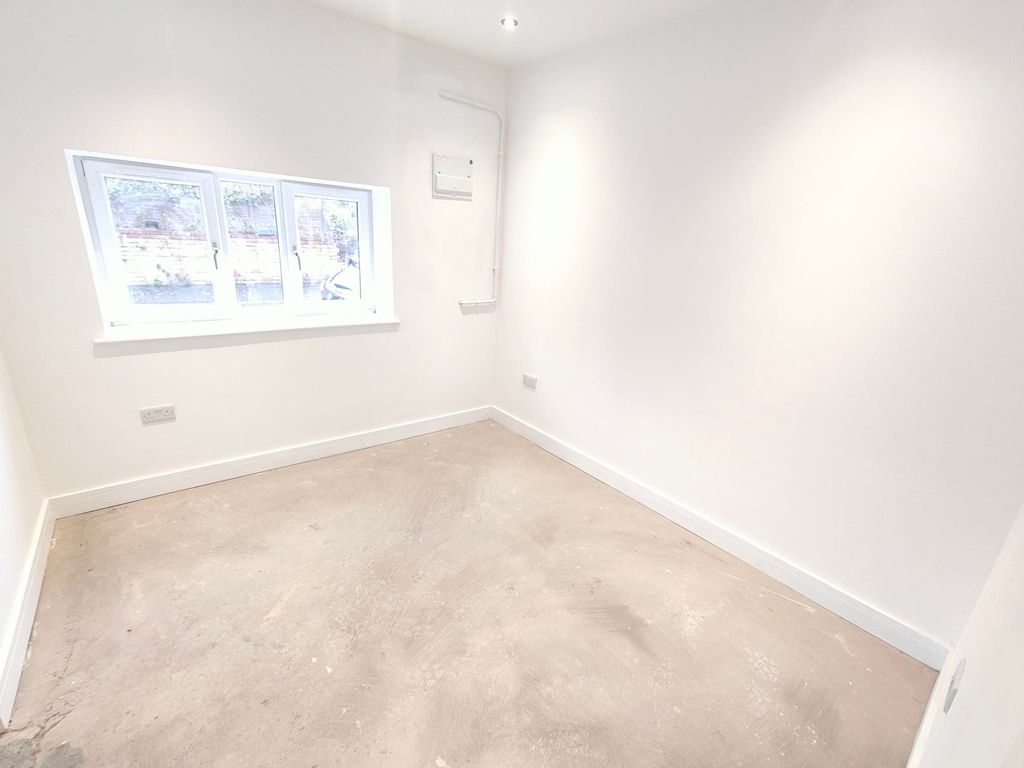 Property photo 3 of 11 Image