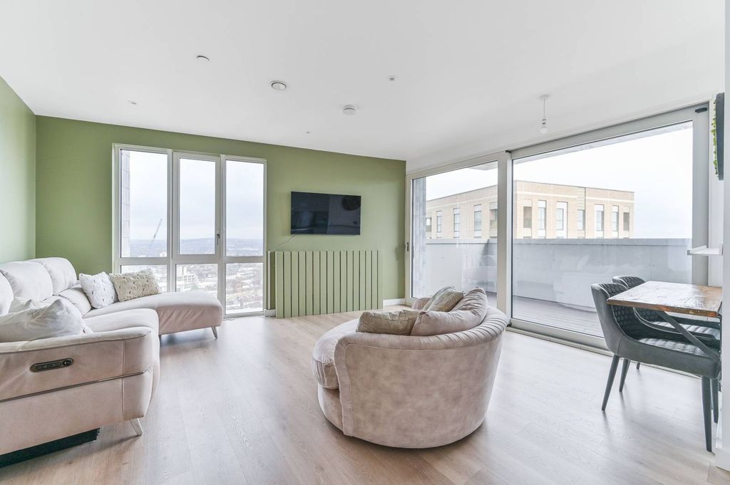 Property photo 1 of 24