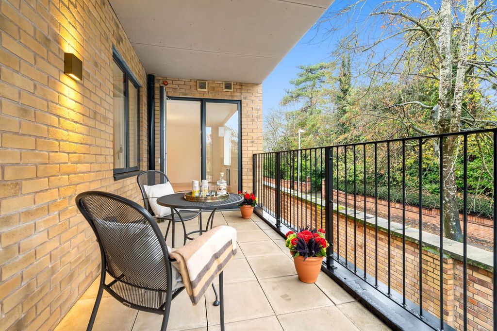 Property photo 1 of 5