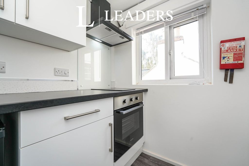 Property photo 3 of 10 3