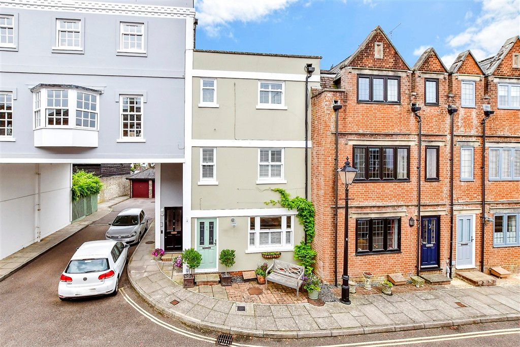 Property photo 3 of 16 External (Web)