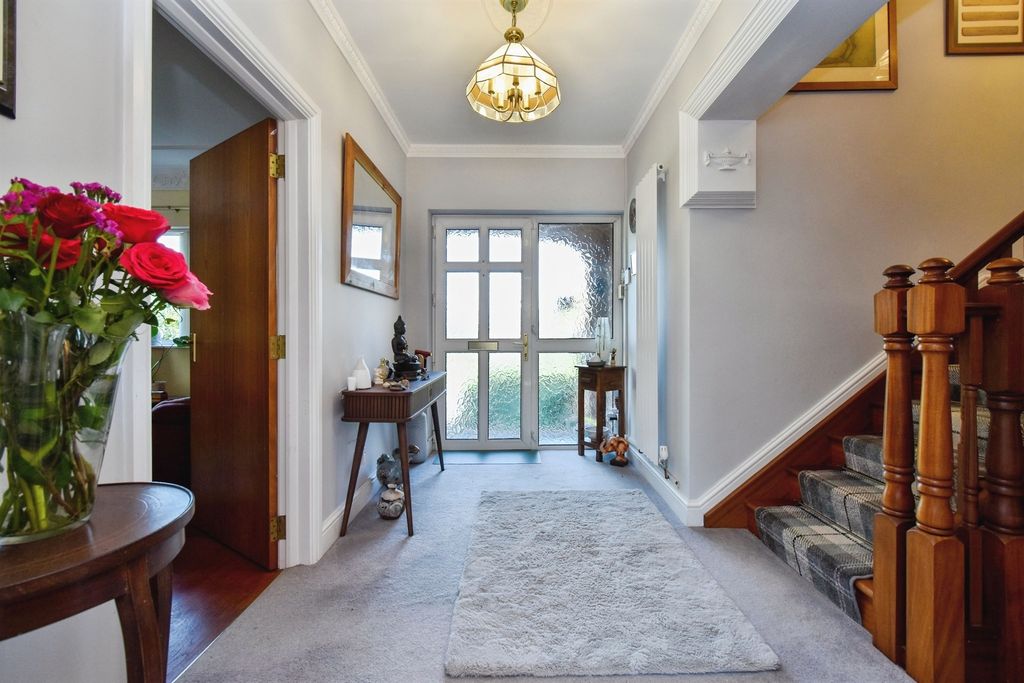 Property photo 3 of 31