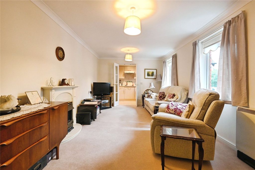 Property photo 2 of 17 Living Room