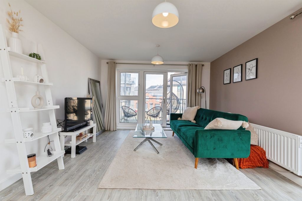 Property photo 3 of 20