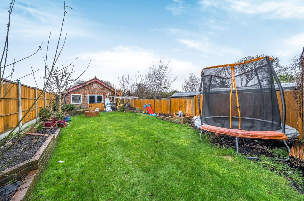 Property photo 2 of 15 1398122-21-6968c7...