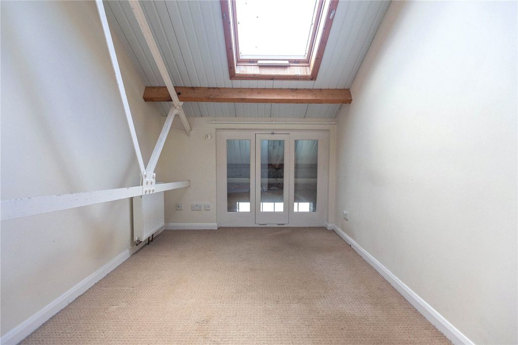 Property photo 3 of 12 Picture No. 19