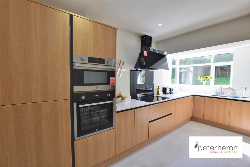 Property photo 3 of 15 Kitchen