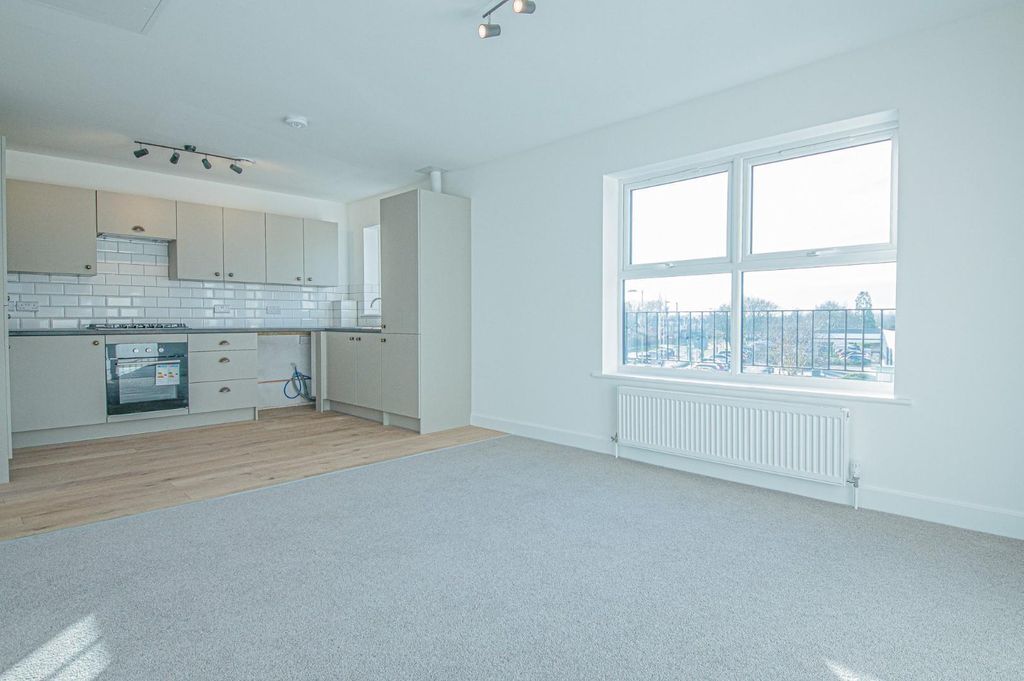 Property photo 3 of 6 Iohmxscmskc3Ua8Zhmrn8G.Jpg