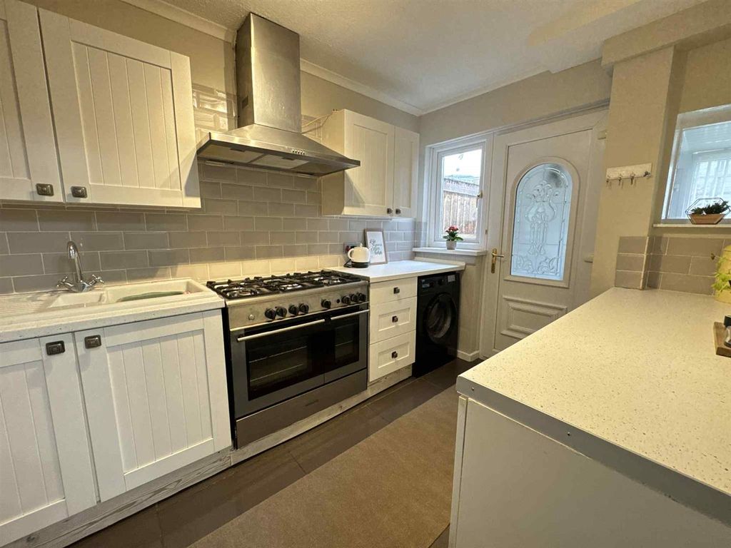 Property photo 3 of 26 76Fe0d74-69Ac-440B-899d-246c9934E1E3.Jpg