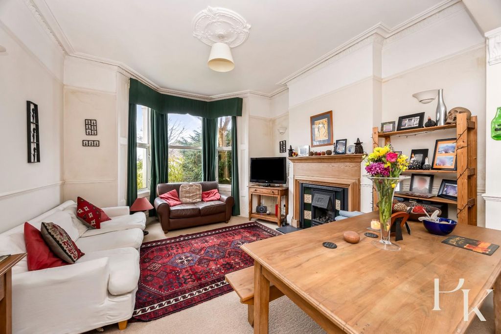 Property photo 3 of 20