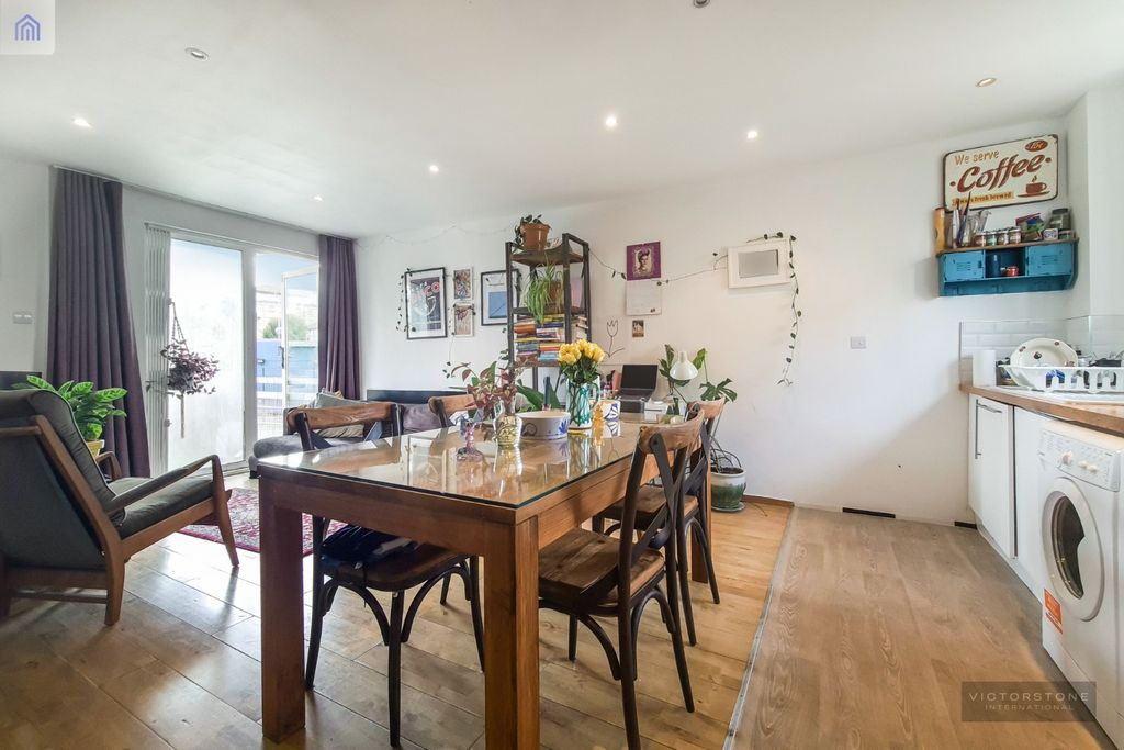 Property photo 2 of 10 1763595