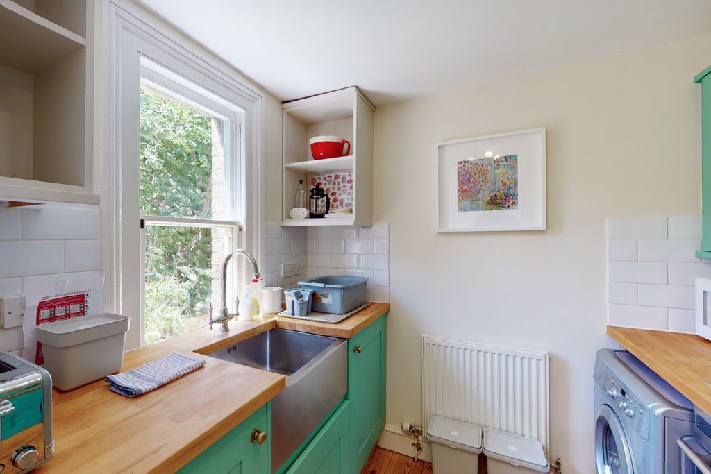 Property photo 3 of 7