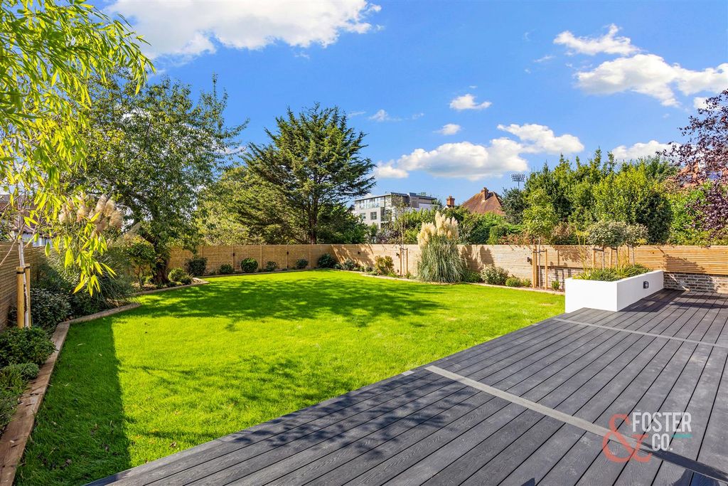 Property photo 3 of 34 Cromwell Road, 72_040.Jpg