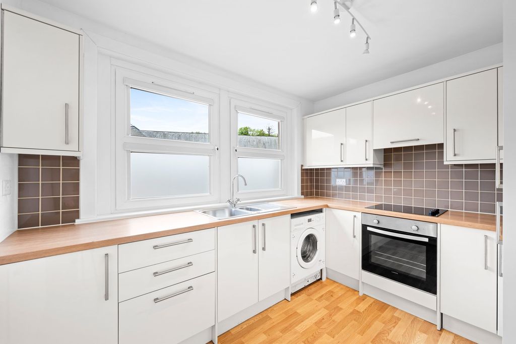 Property photo 2 of 19 Kitchen