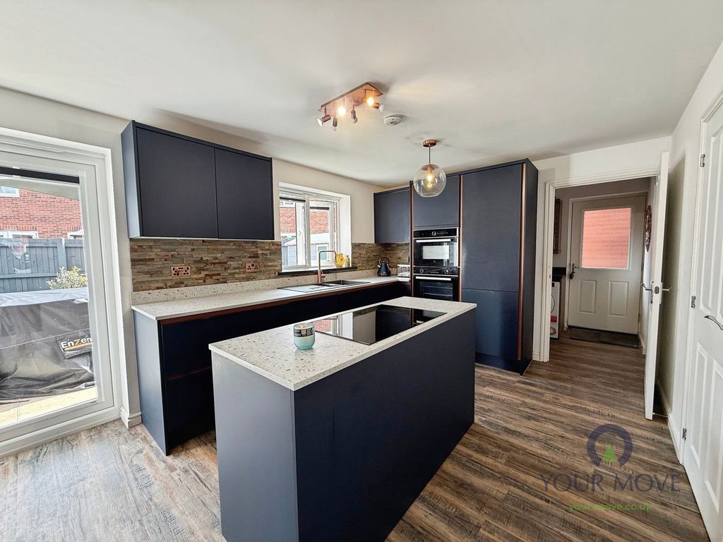 Property photo 3 of 19 Kitchen Diner