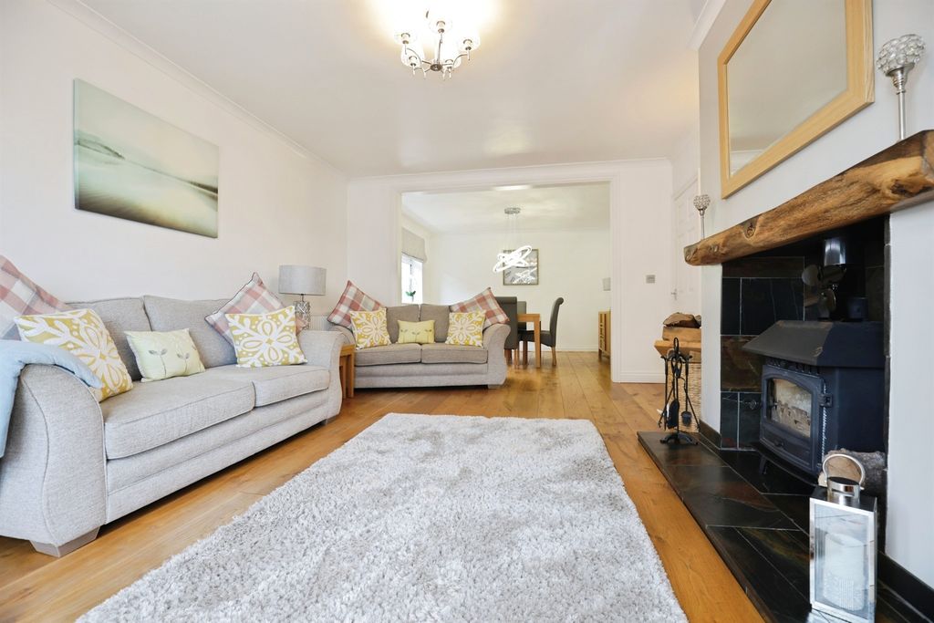 Property photo 3 of 25