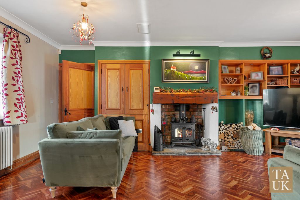 Property photo 3 of 39