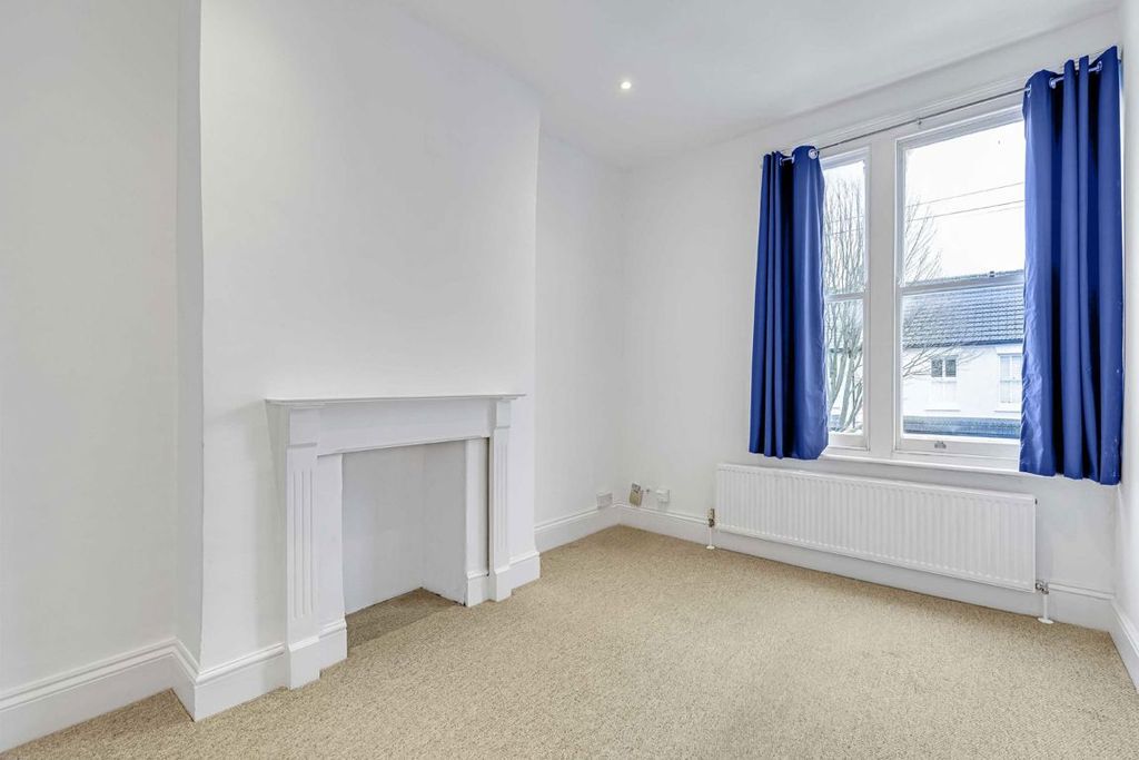 Property photo 2 of 5