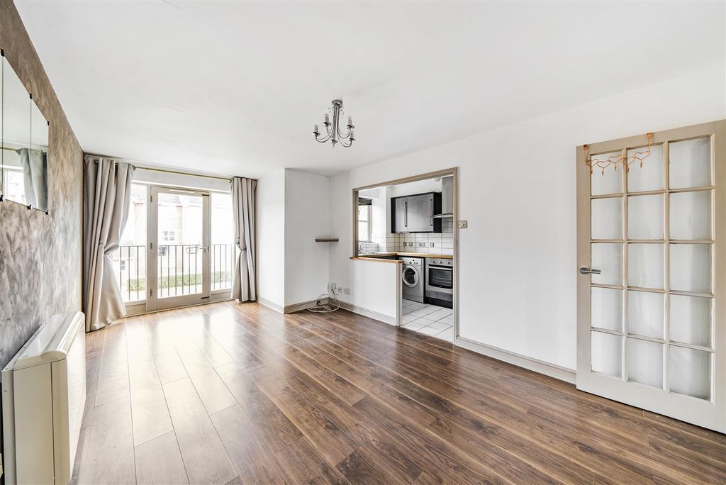 Property photo 2 of 9