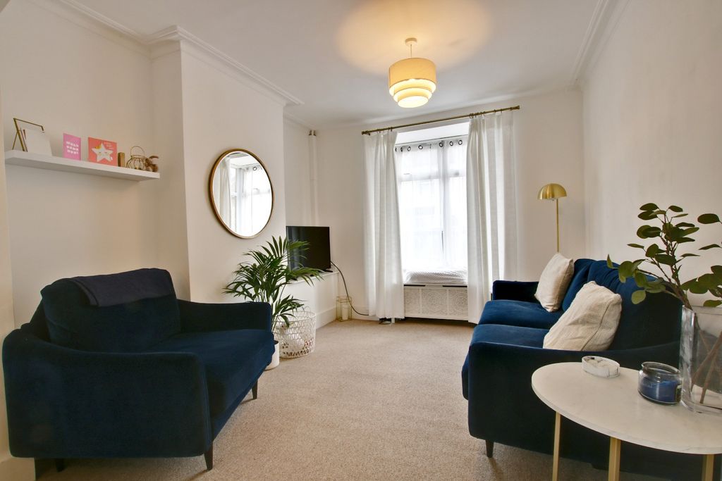 Property photo 1 of 12 2468100