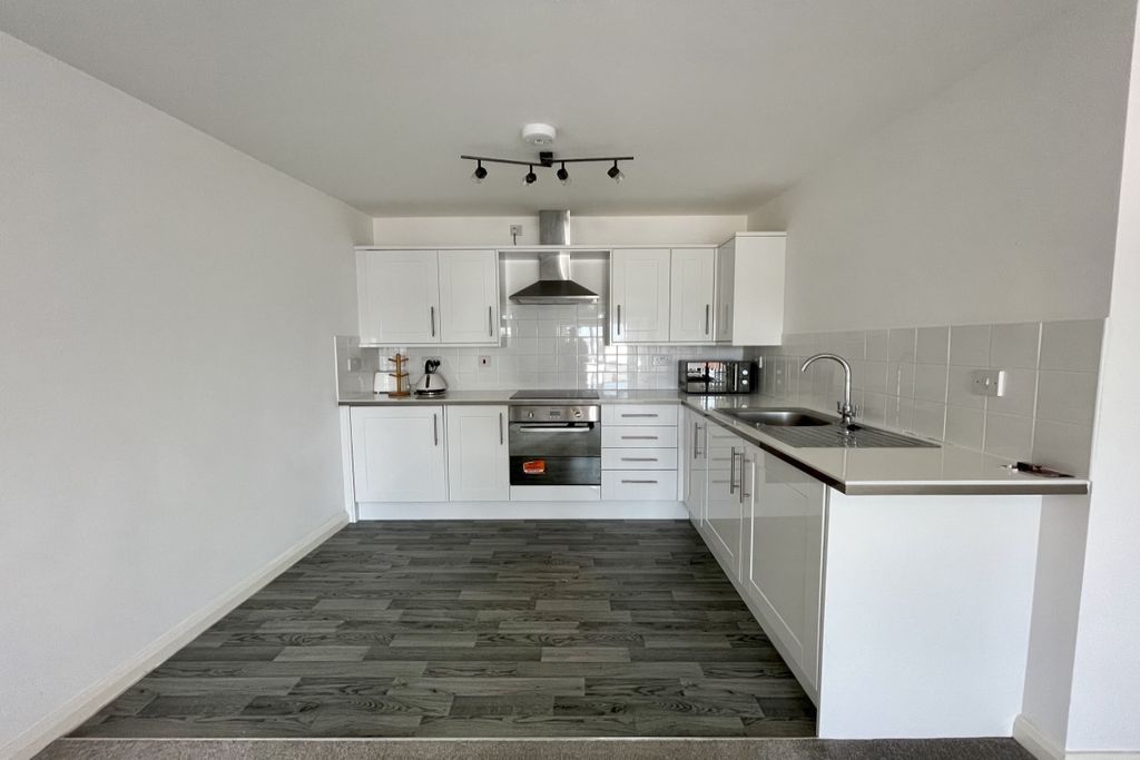 Property photo 3 of 7 Kitchen / Living Roo