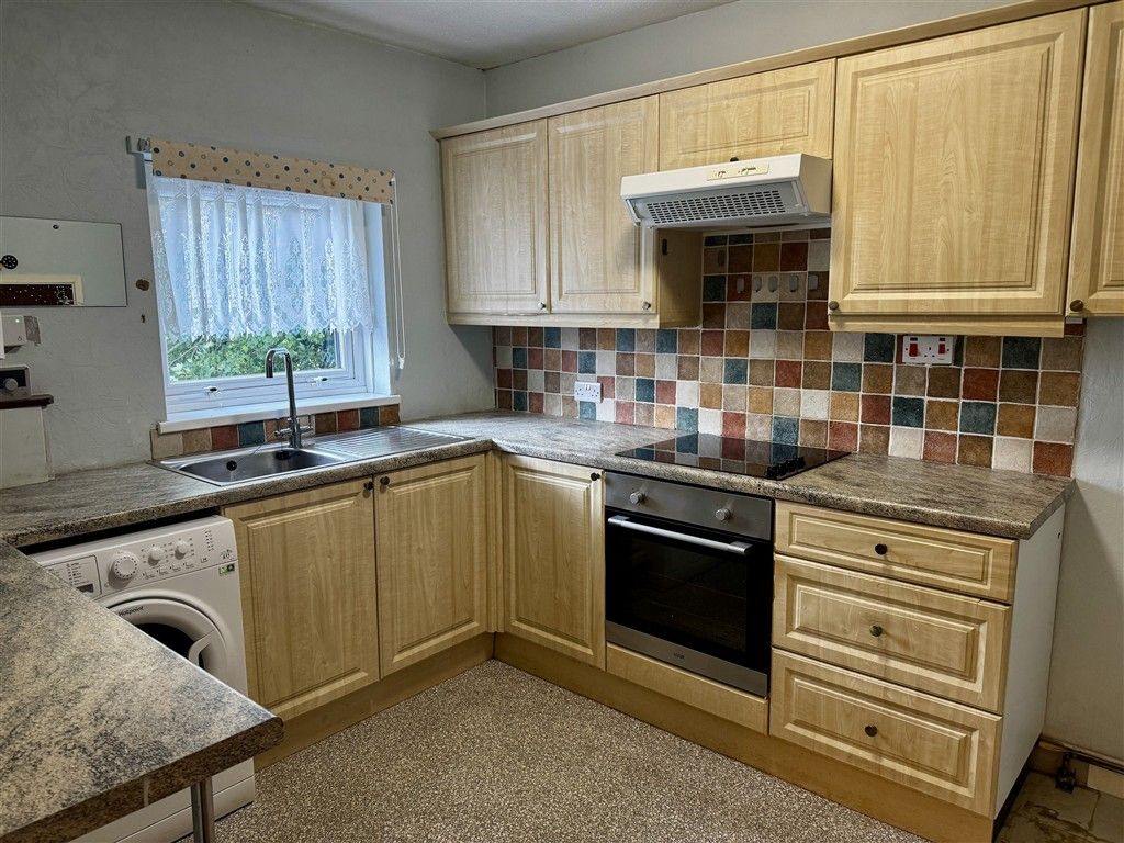 Property photo 3 of 5 Kitchen