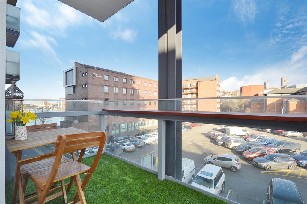 Property photo 1 of 15 Balcony